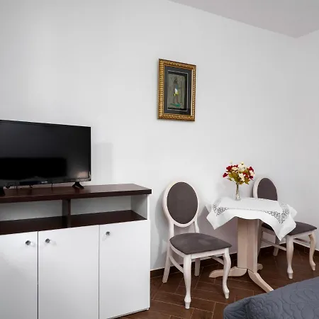 Iguana לינה וארוחת בוקר קריניצה מורסקה