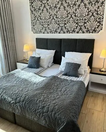 Iguana Bed & Breakfast 3*